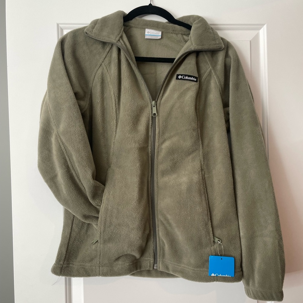 Columbia women’s green zip up fleece